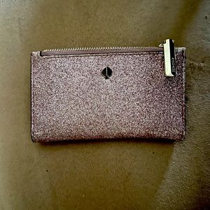 Like new pink glitter mini wallet!  Just in time for Valentines day!